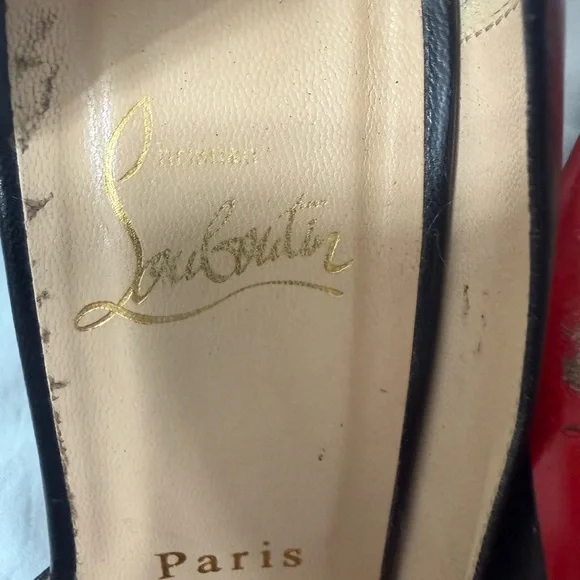 Christian Louboutin Black Pointed-Toe Iriza leather Pumps - Picture 11 of 12